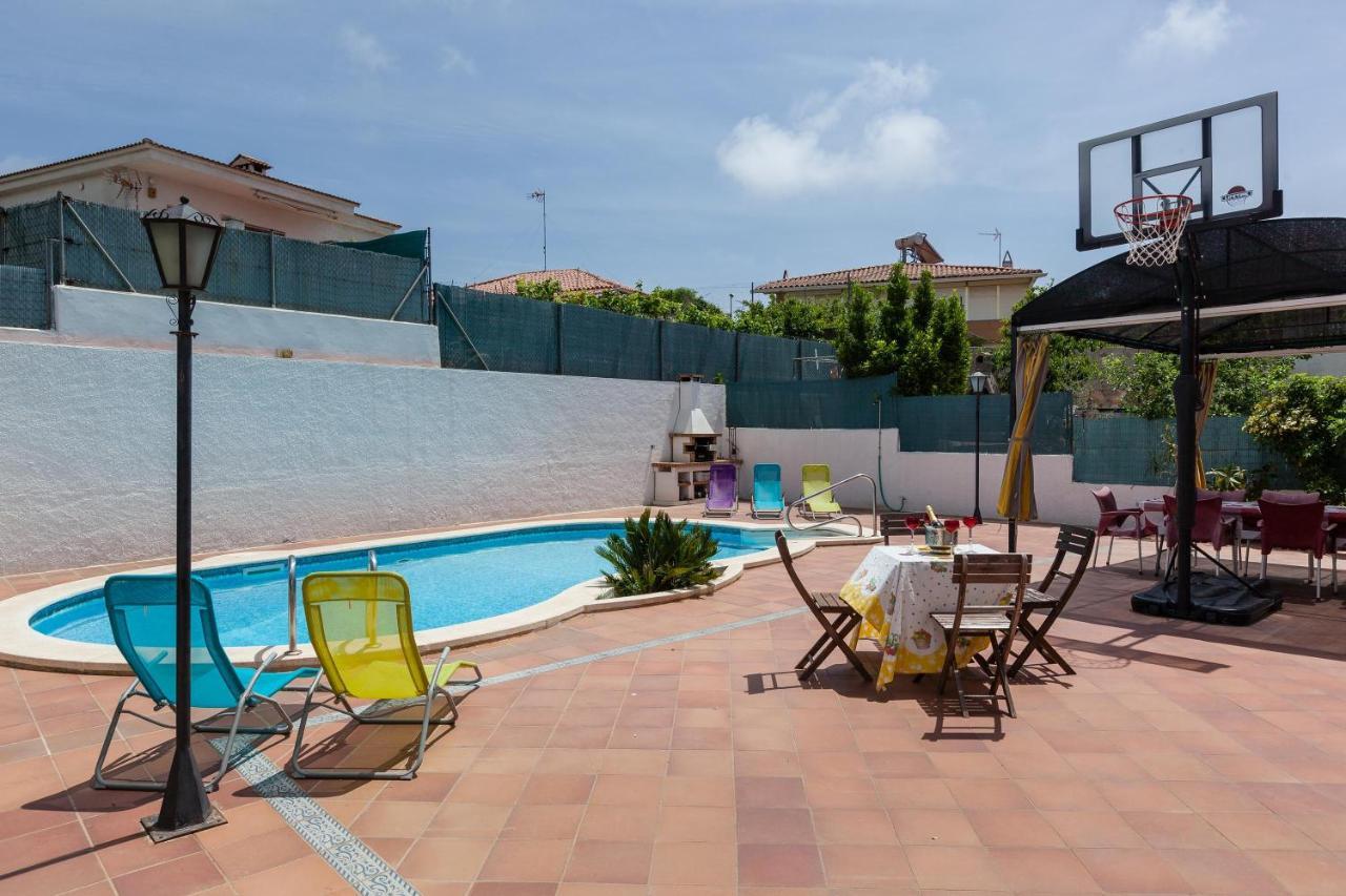 Villa Lilia Vilanova i la Geltrú Exterior photo