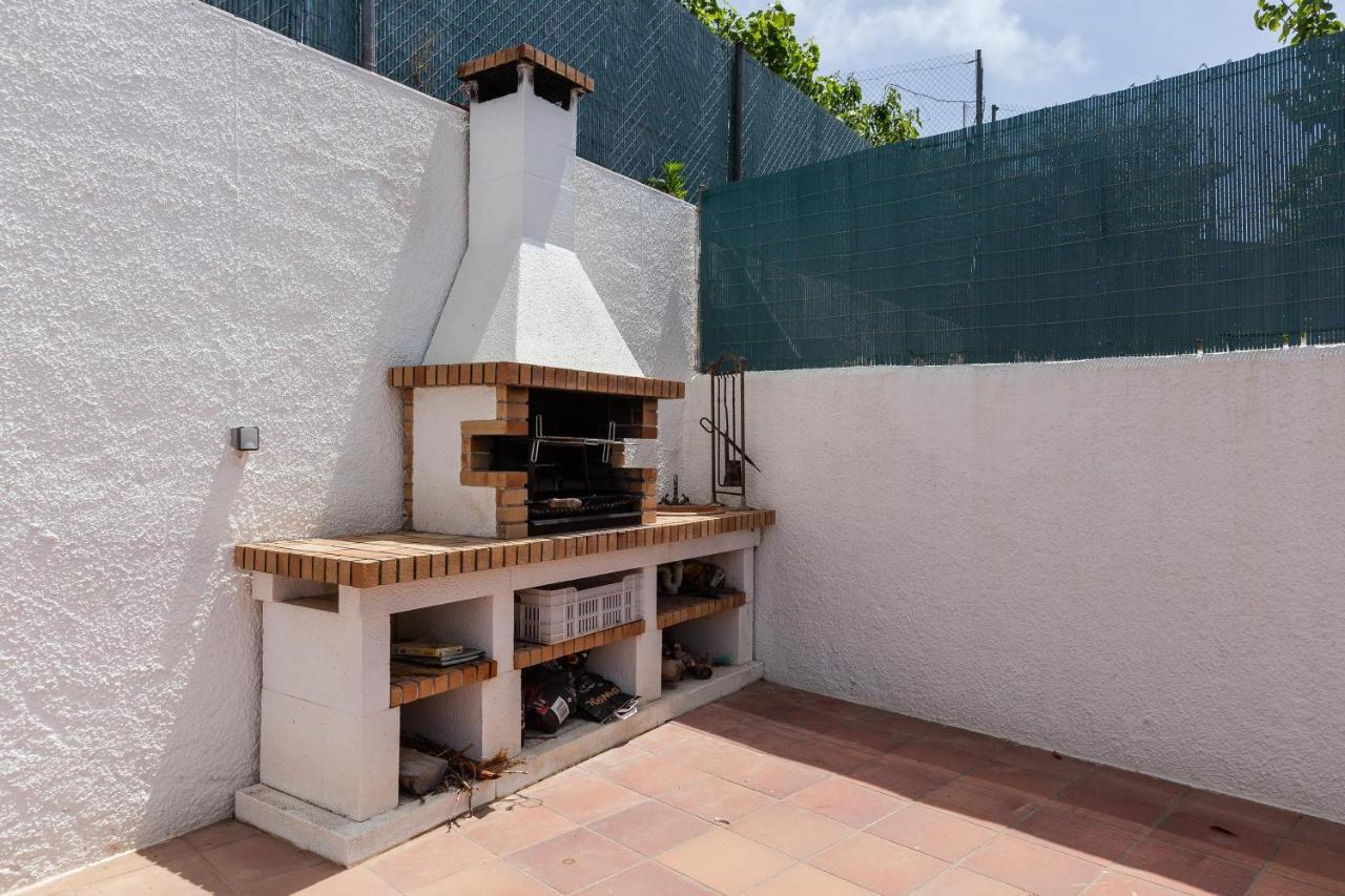 Villa Lilia Vilanova i la Geltrú Exterior photo